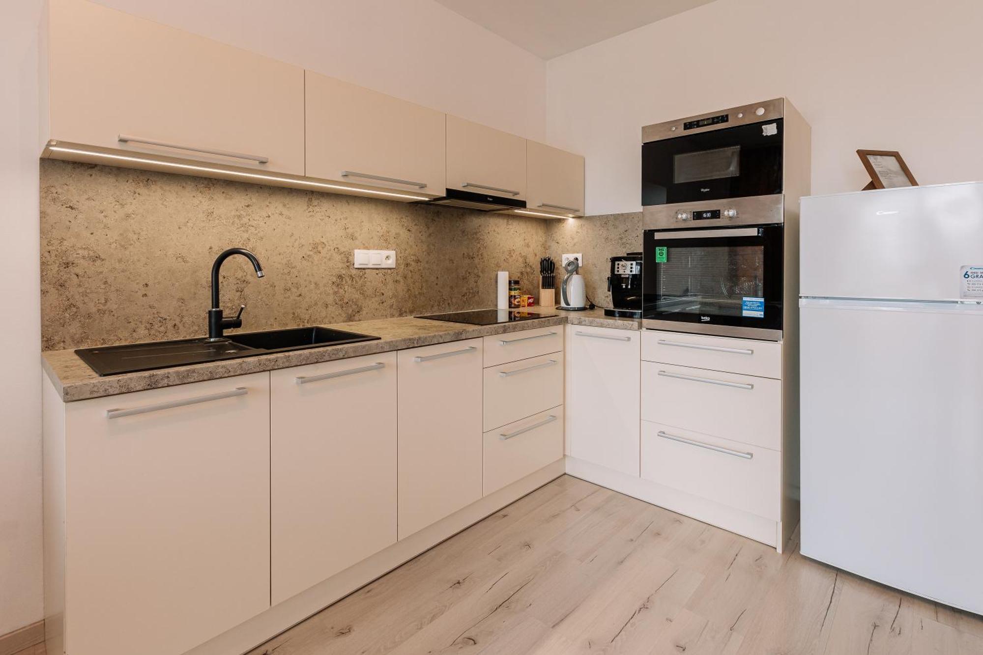 Sunrise Apartments Senec Eksteriør bilde
